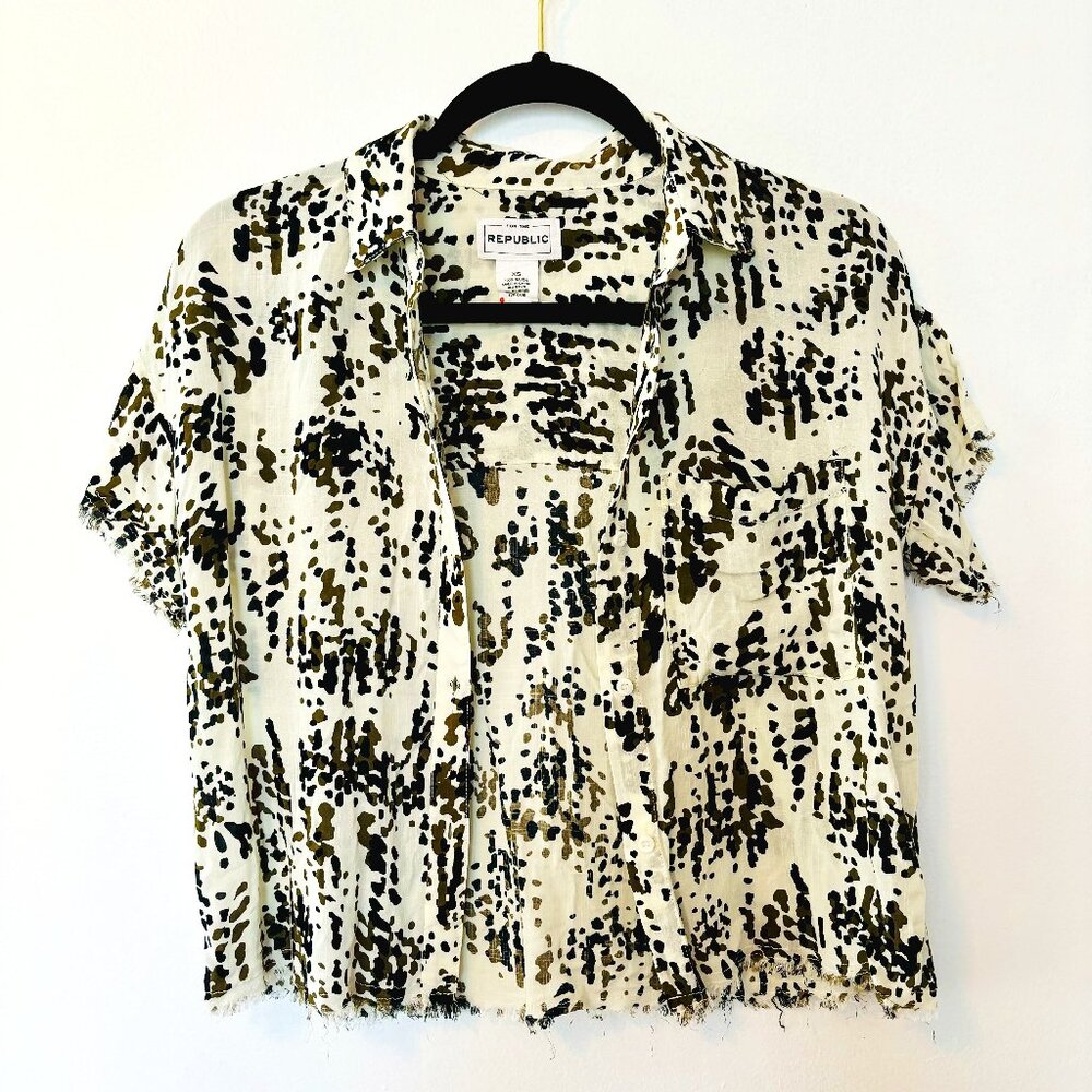 For The Republic Cropped Camo Short Sleeve Button-Up - Picture 2 of 9